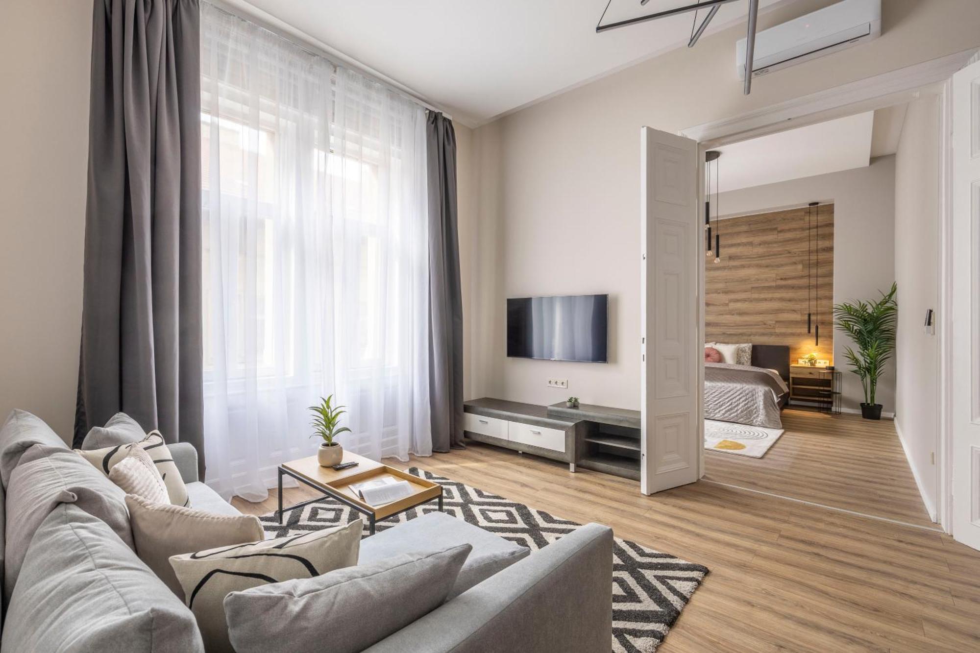 Exclusive Stylish Suite By Prestige Homes Next To The Oktogon Budapest Kültér fotó