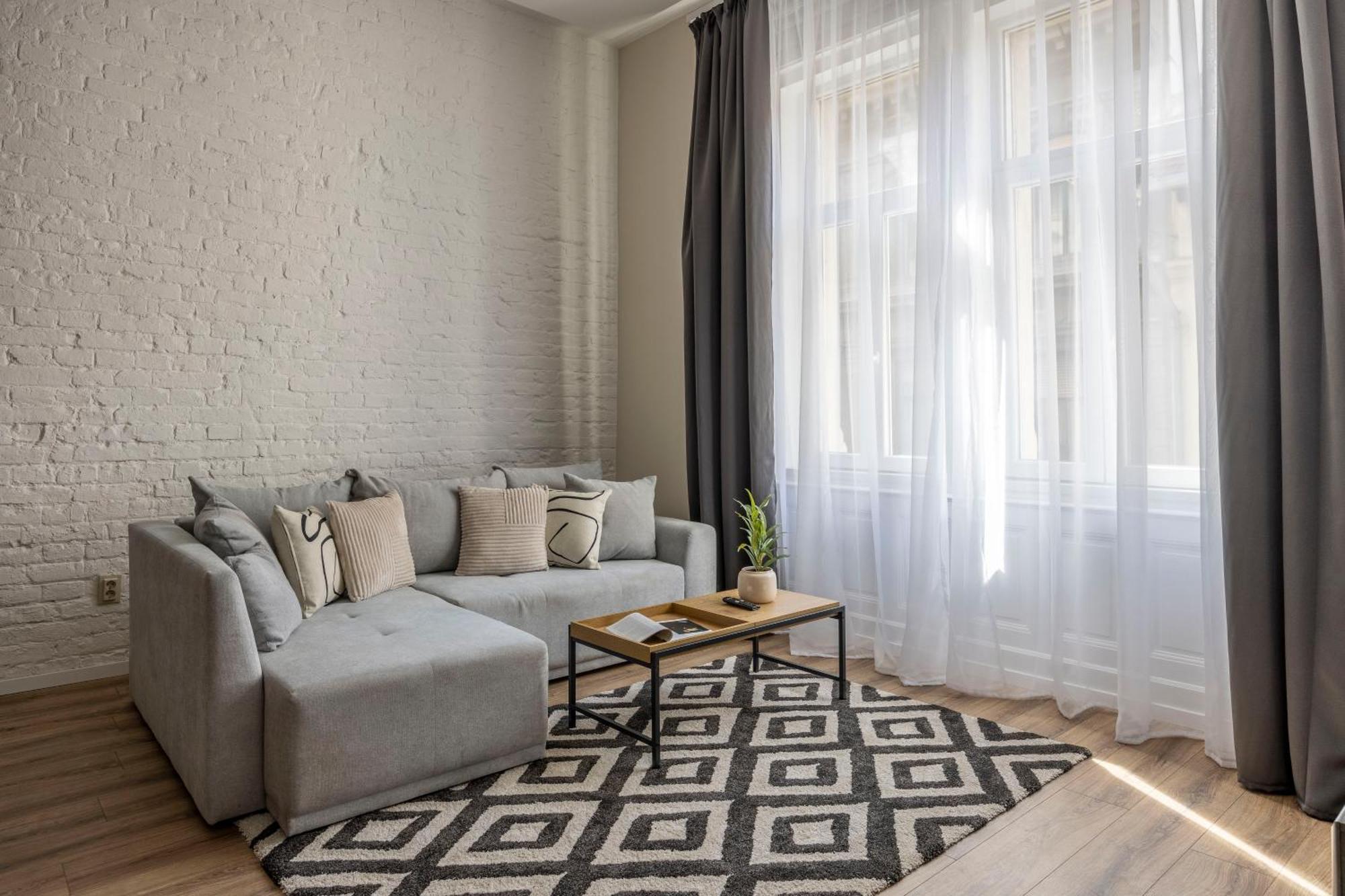 Exclusive Stylish Suite By Prestige Homes Next To The Oktogon Budapest Kültér fotó